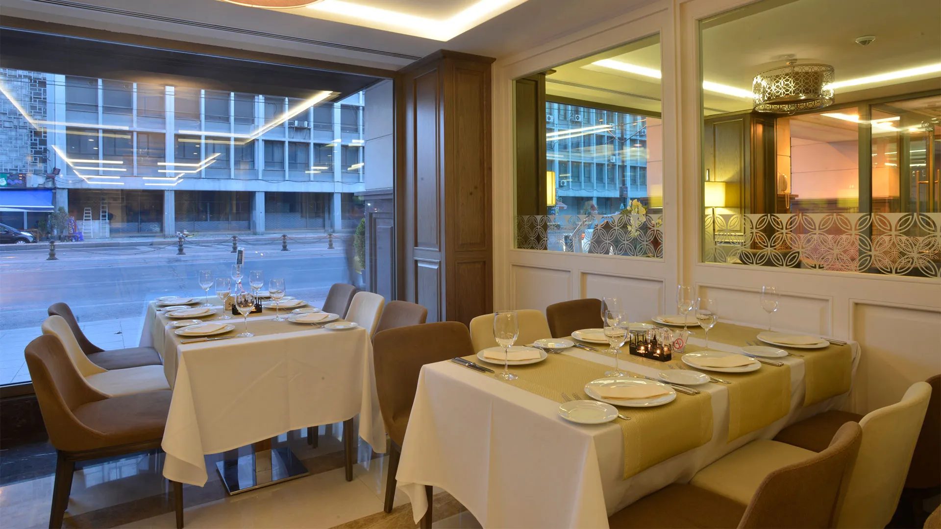 Mares Restaurant, glass façade side